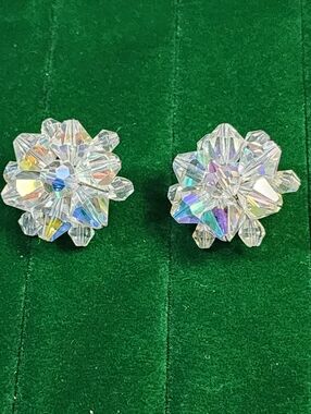Vintage 60's Crystal Aurora Flower Clip-On Earrings - Clear